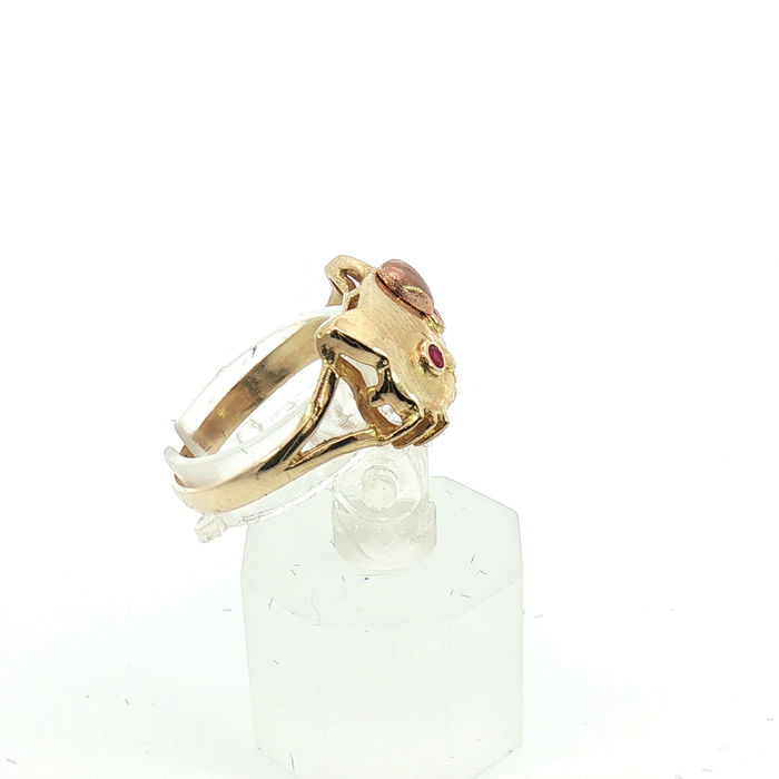 10K Yellow Gold Cat Ring with Pink Stones
