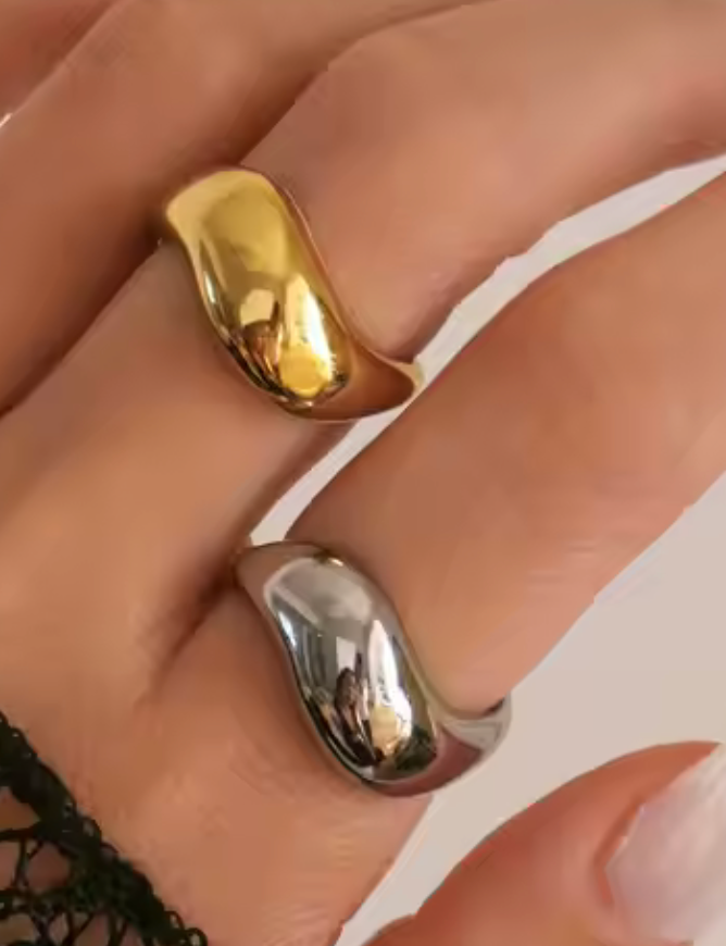 Curved Stacking Rings