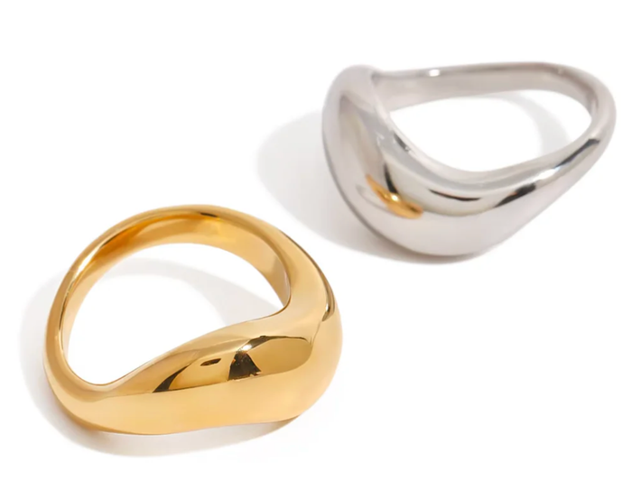 Curved Stacking Rings