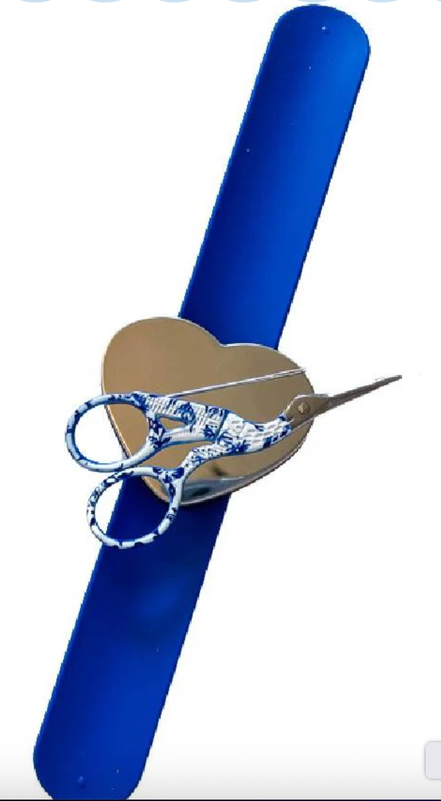 Heart Pin Magnet Bracelet