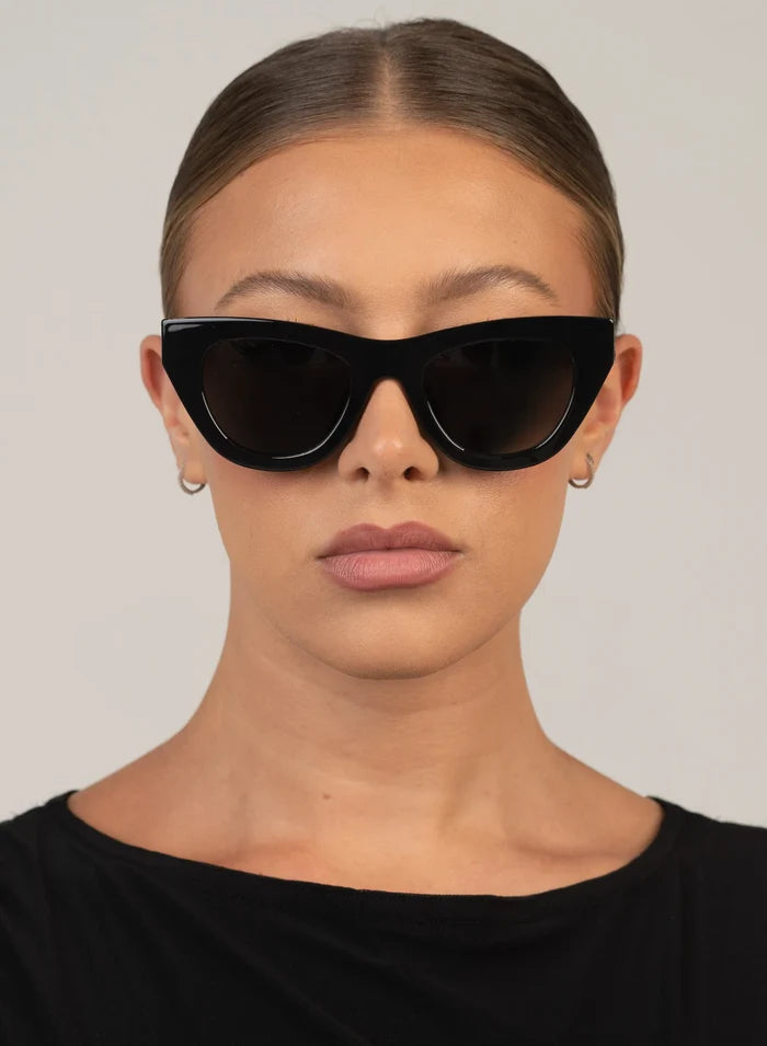 Kinni Sunnies