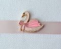 Pink Glitter Swan w/Bow Needle Minder