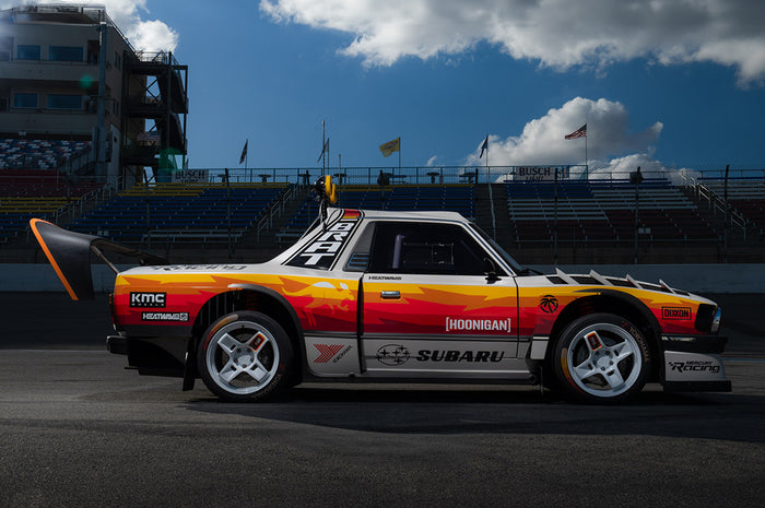 The Brataroo 9500 on track with Heat Wave Visual Graphics.