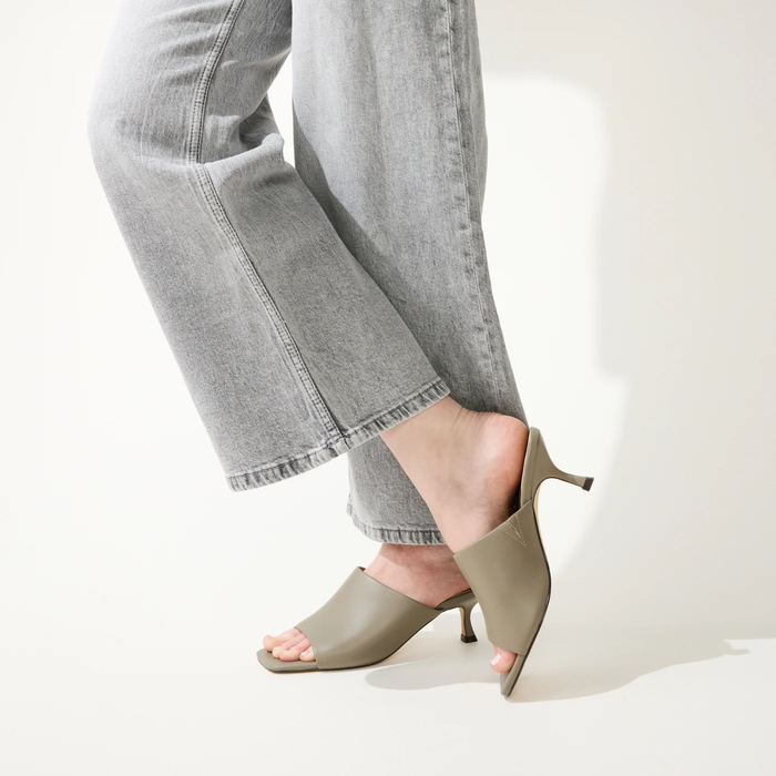 Wren - Taupe Leather